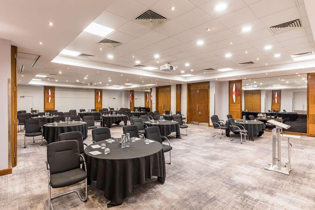 Radisson Red Hotel London Heathrow Facilités photo