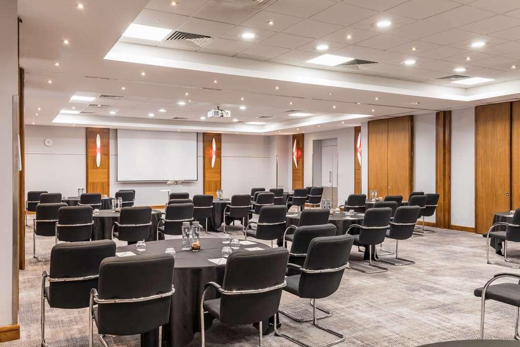 Radisson Red Hotel London Heathrow Facilités photo
