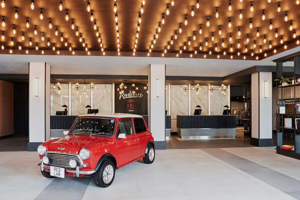 Radisson Red Hotel London Heathrow Intérieur photo