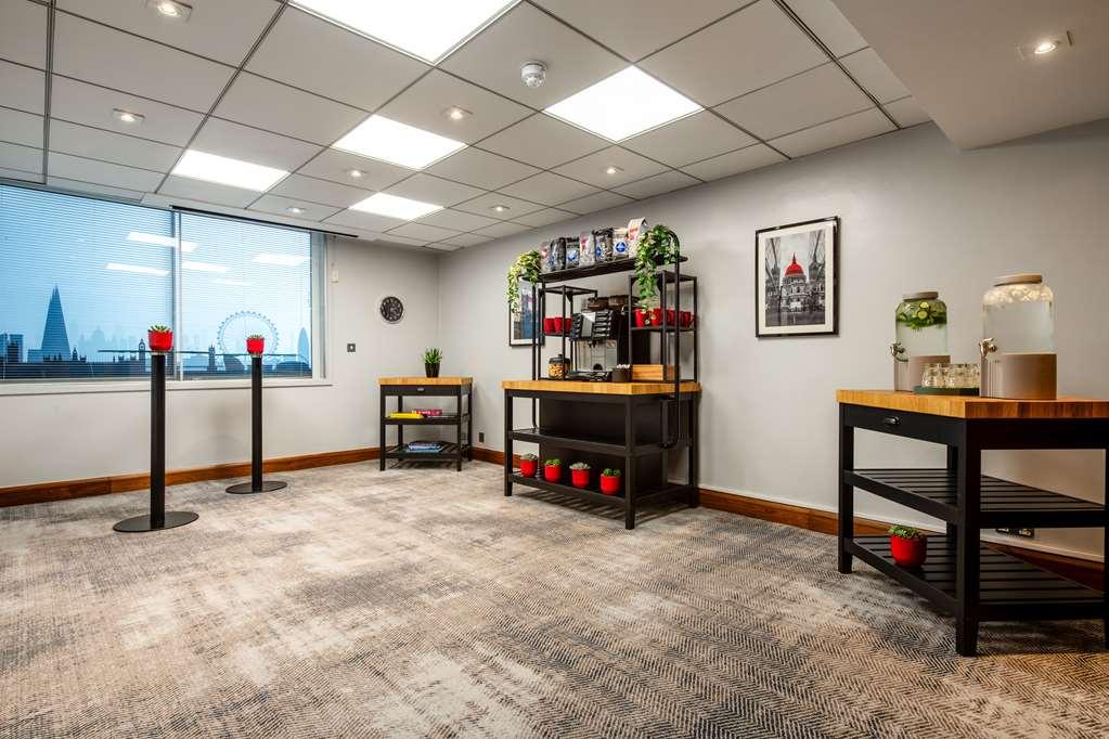 Radisson Red Hotel London Heathrow Facilités photo